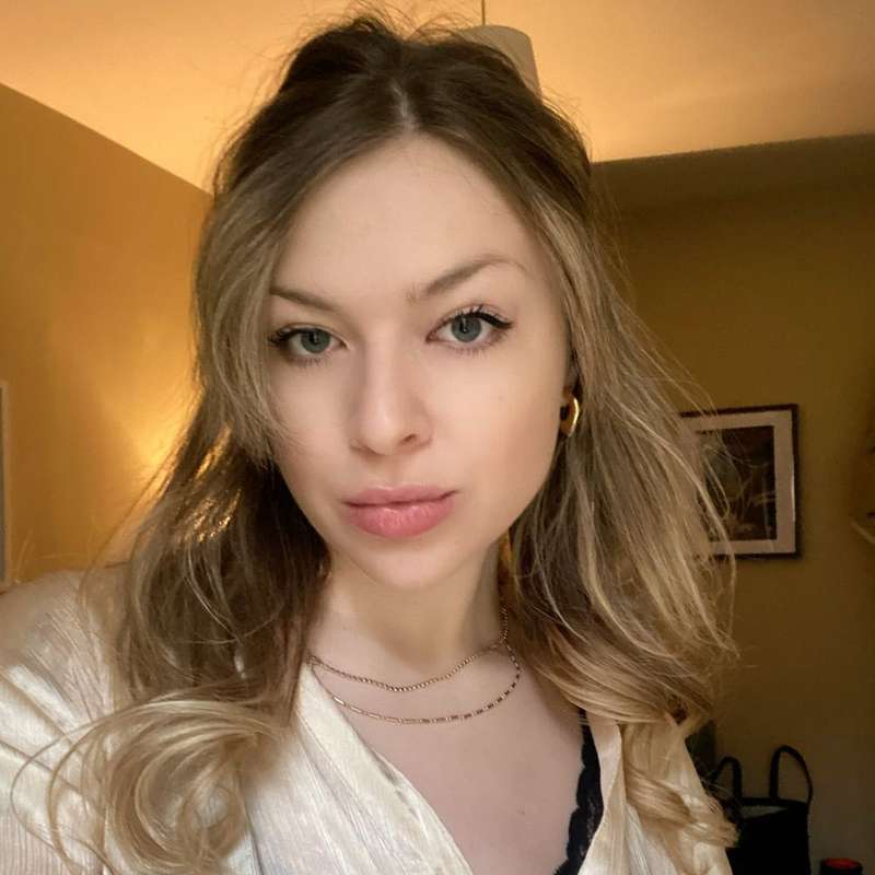 Amber T