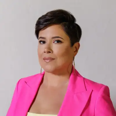 Sandra Velasquez