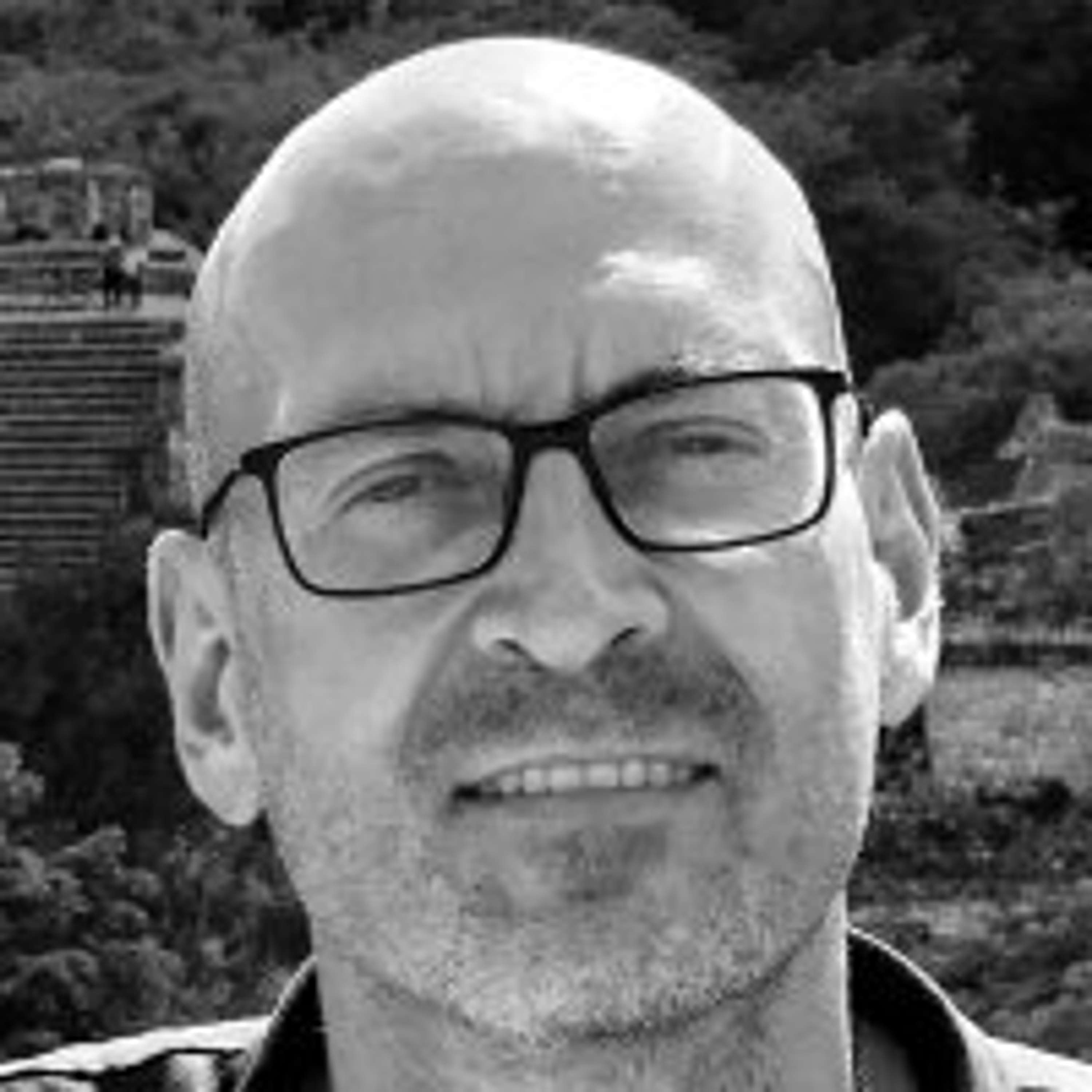 Usando Whatsapp Business y canales digitales para convertir en negocios de catering y alojamiento rural, con Miguel Fernández