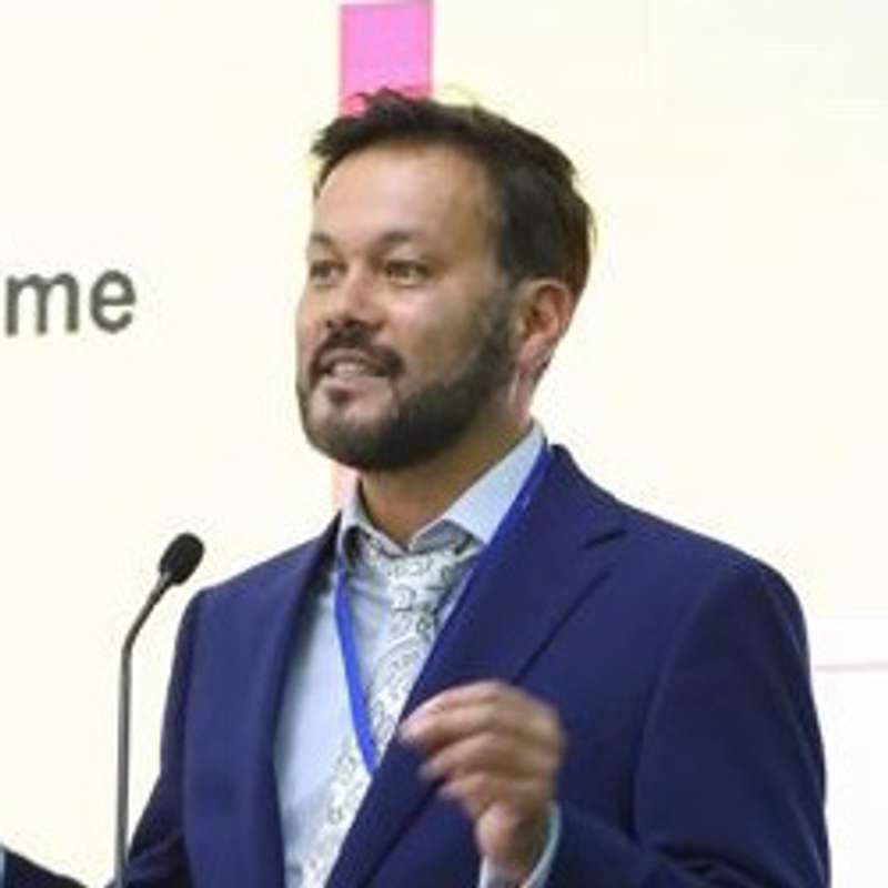 Dr Simon Chin-Yee