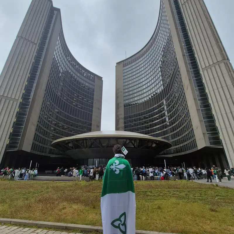 REPORTAGE - Toronto célèbre le 50ᵉ anniversaire du drapeau franco-ontarien