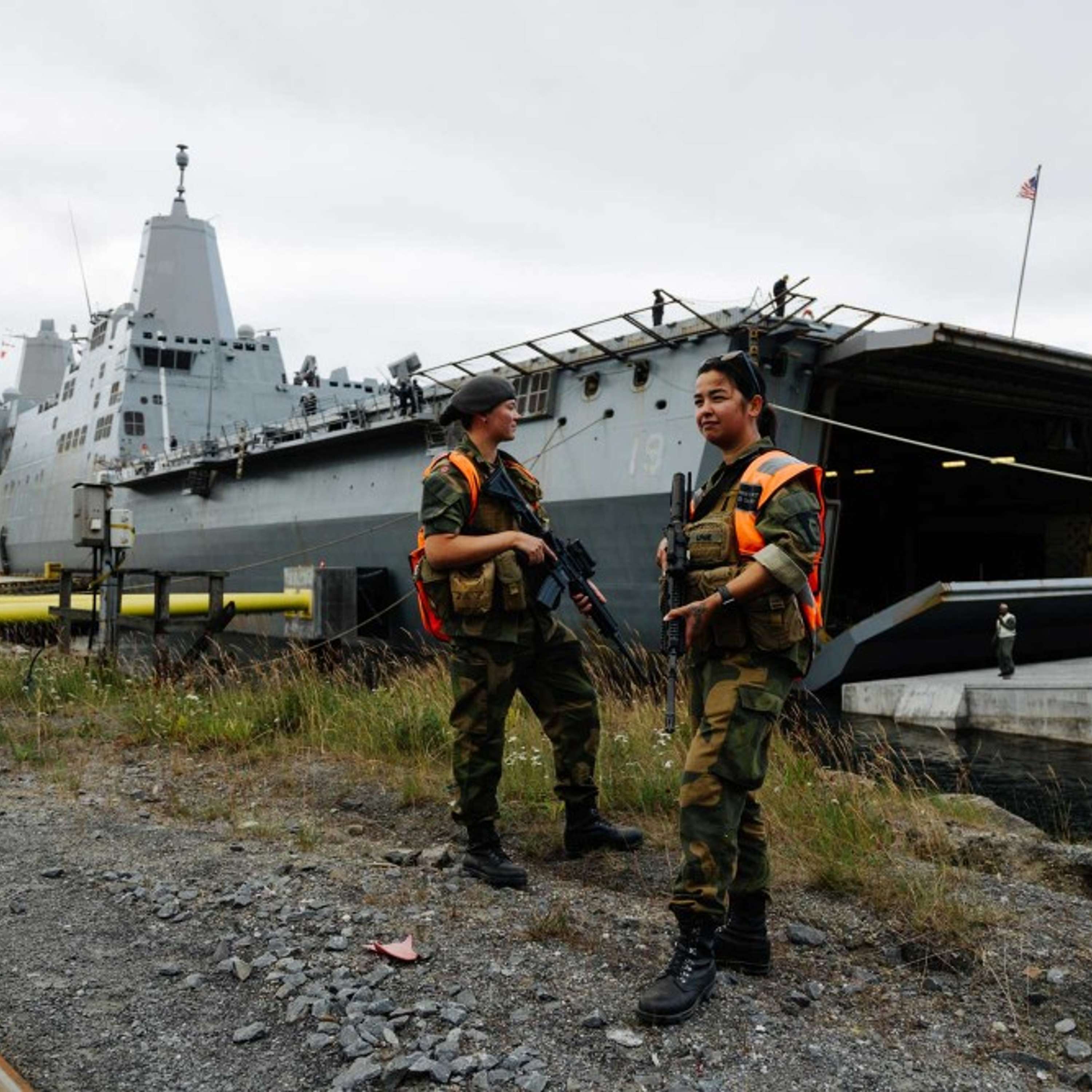 Тяжелая американская военная техника прибыла в норвежский арктический порт Нарвик для дальнейшей переброски в Финляндию