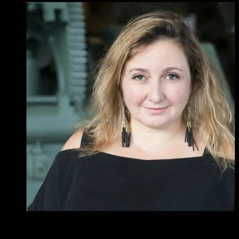 Viveka Melki nous présente « Fleurs d'armes », l'exposition qui donne un autre sens à la guerre