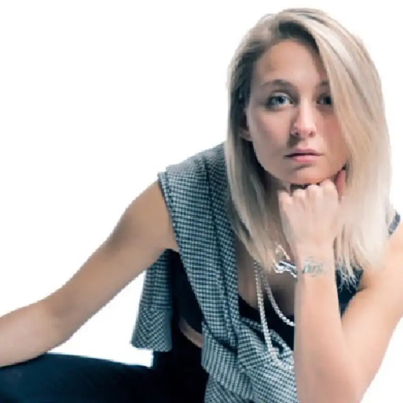 MUSIQUE - La Voix, Enfant Terrible, son projet d'album, retrouvez les confidences de la chanteuse Laurie