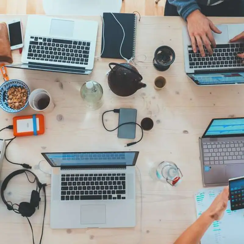 S07:E24 - We're definitely dependent on the internet... And it's scary
