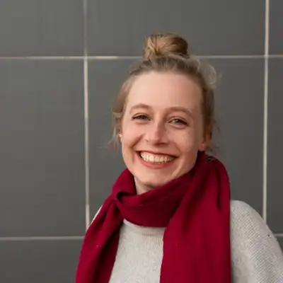Zoe Holmes