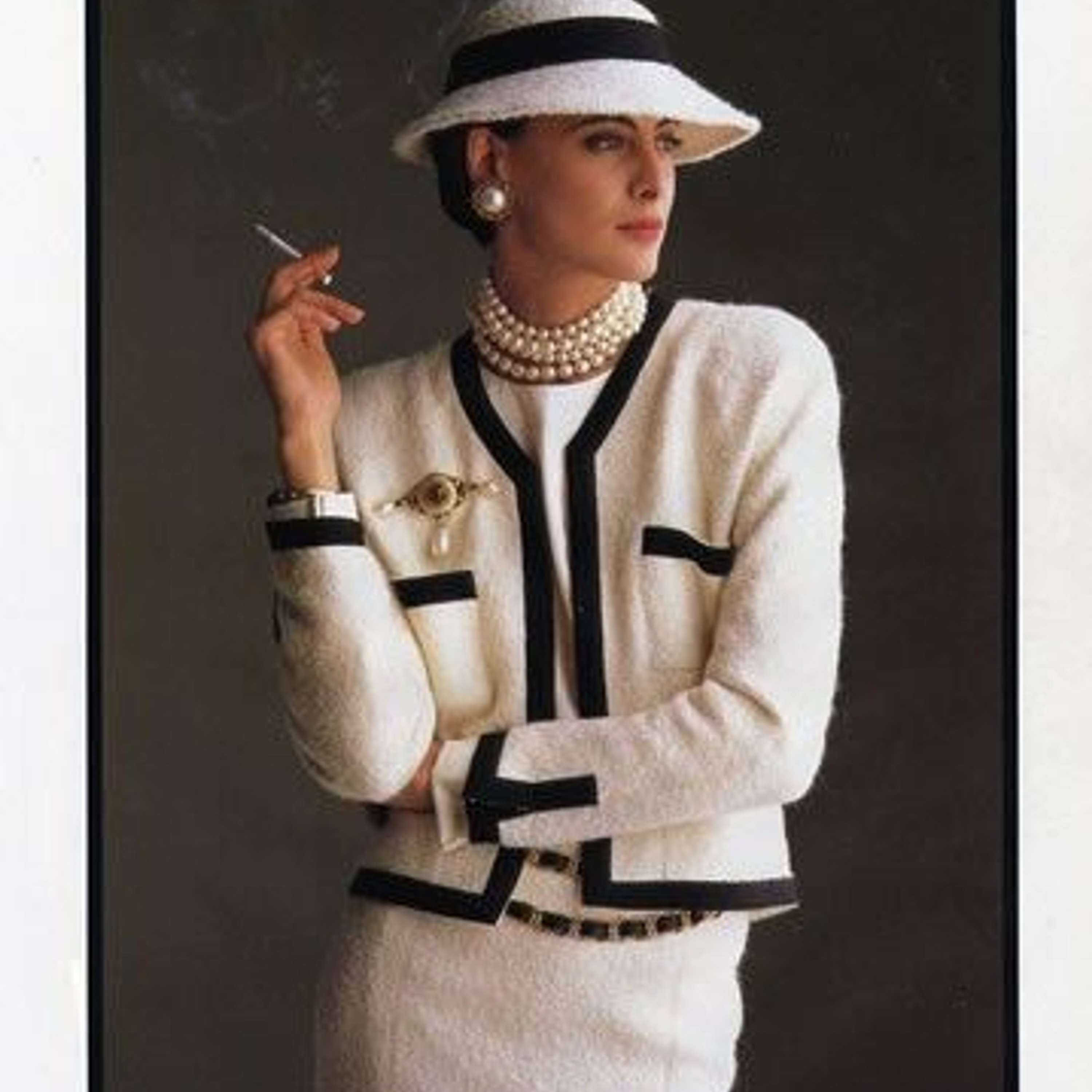 cover of episode Unraveling Coco Chanel: Creativity, Resilience, and the Shadows of Mental Health
