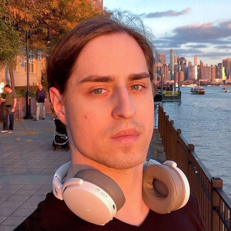 Владимир Алипов