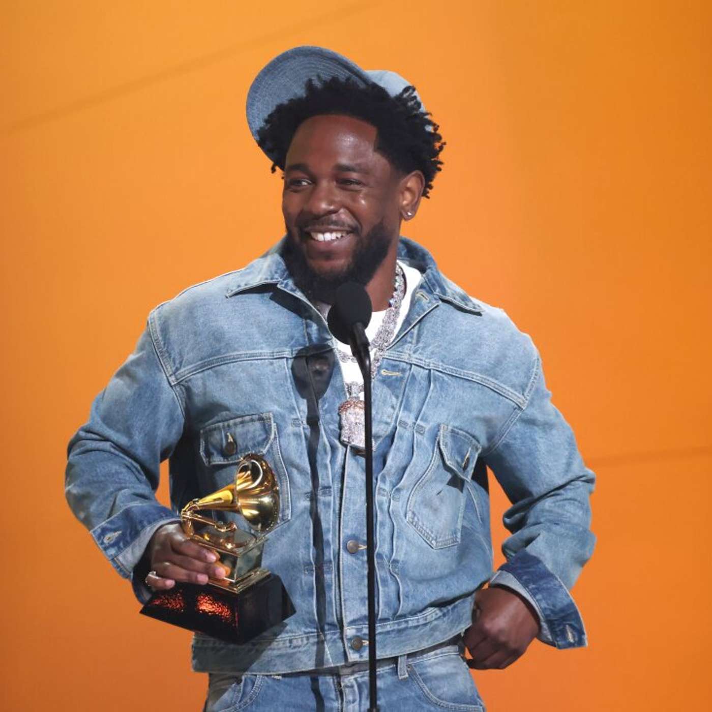 Why Fans Think Kendrick Lamar's Grammy Outfit Was a Diss to Drake