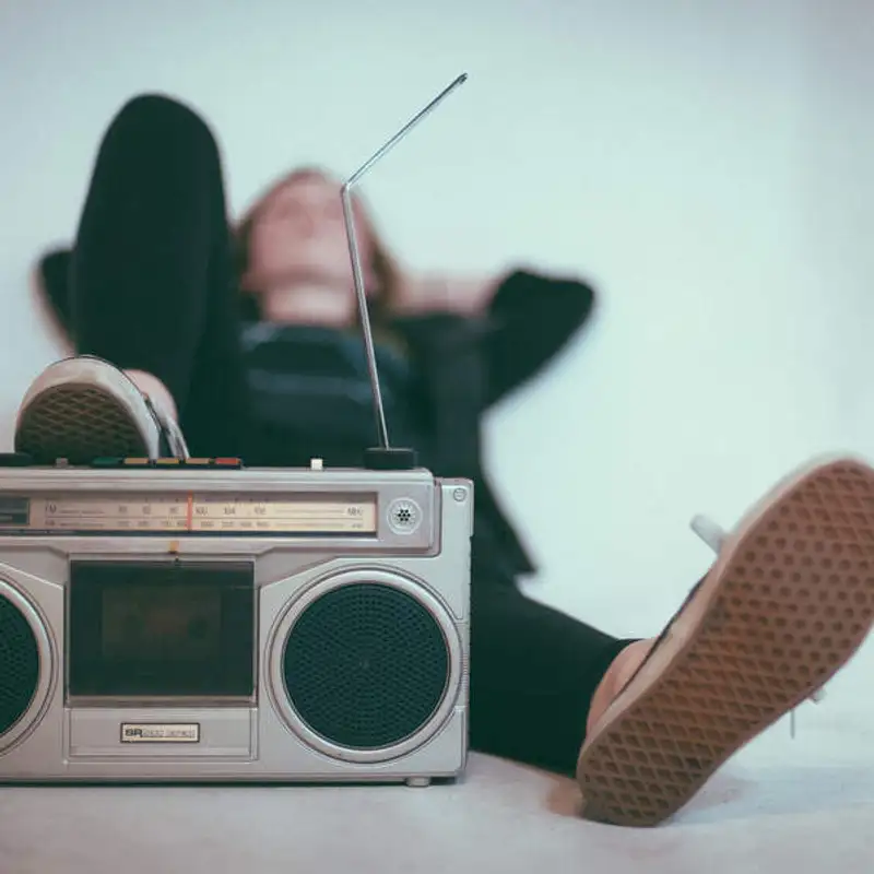 A música pode ajudar o seu inglês