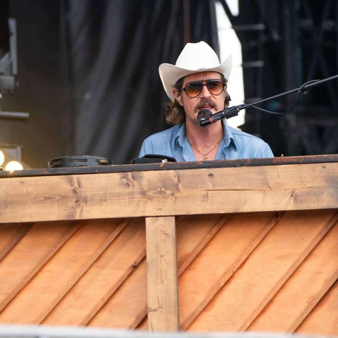 Cory Younts of Old Crow Medicine Show interviewed by WPKN's Jim Motavalli