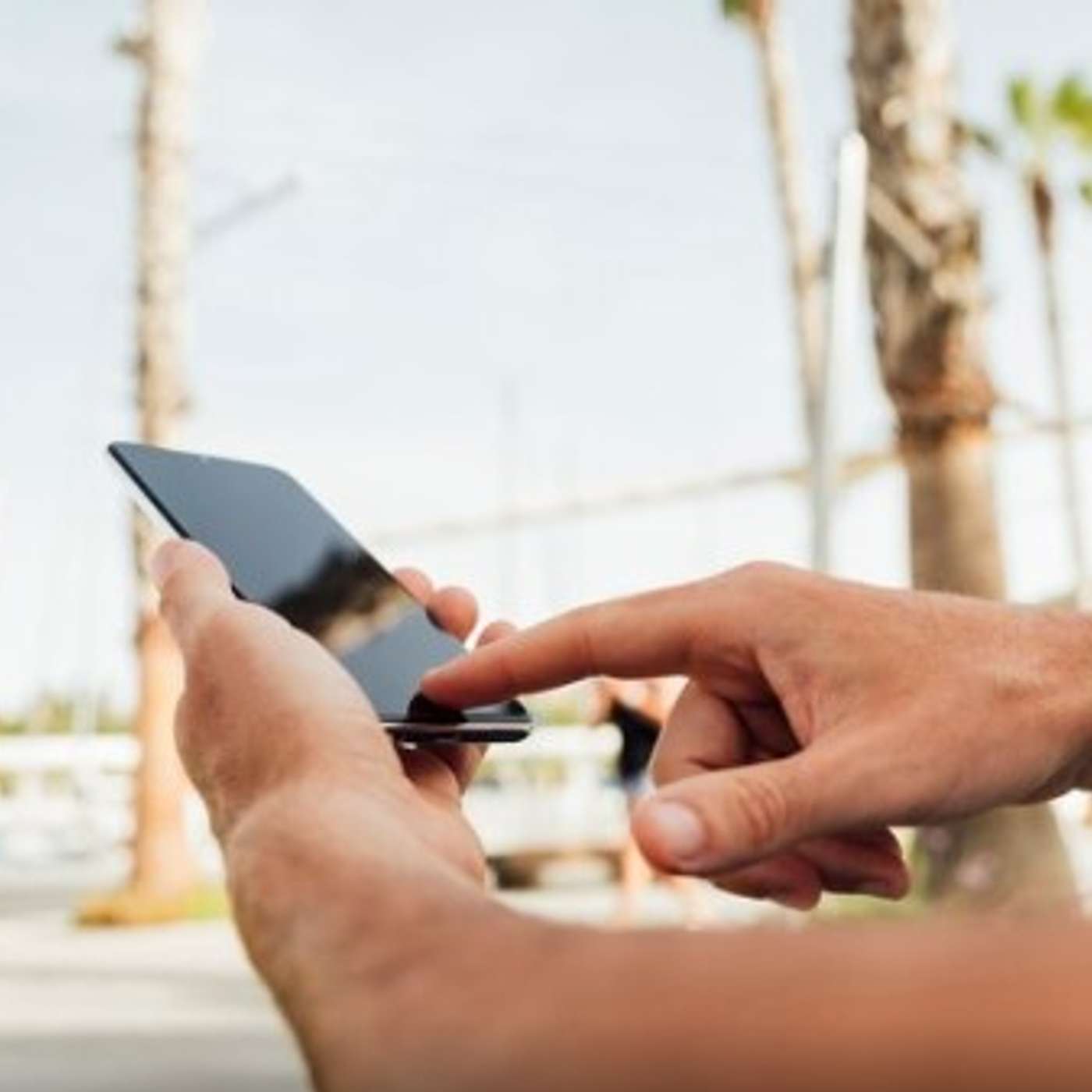 Quer passar menos tempo no celular? App transforma layout para reduzir tempo nas redes sociais episode artwork