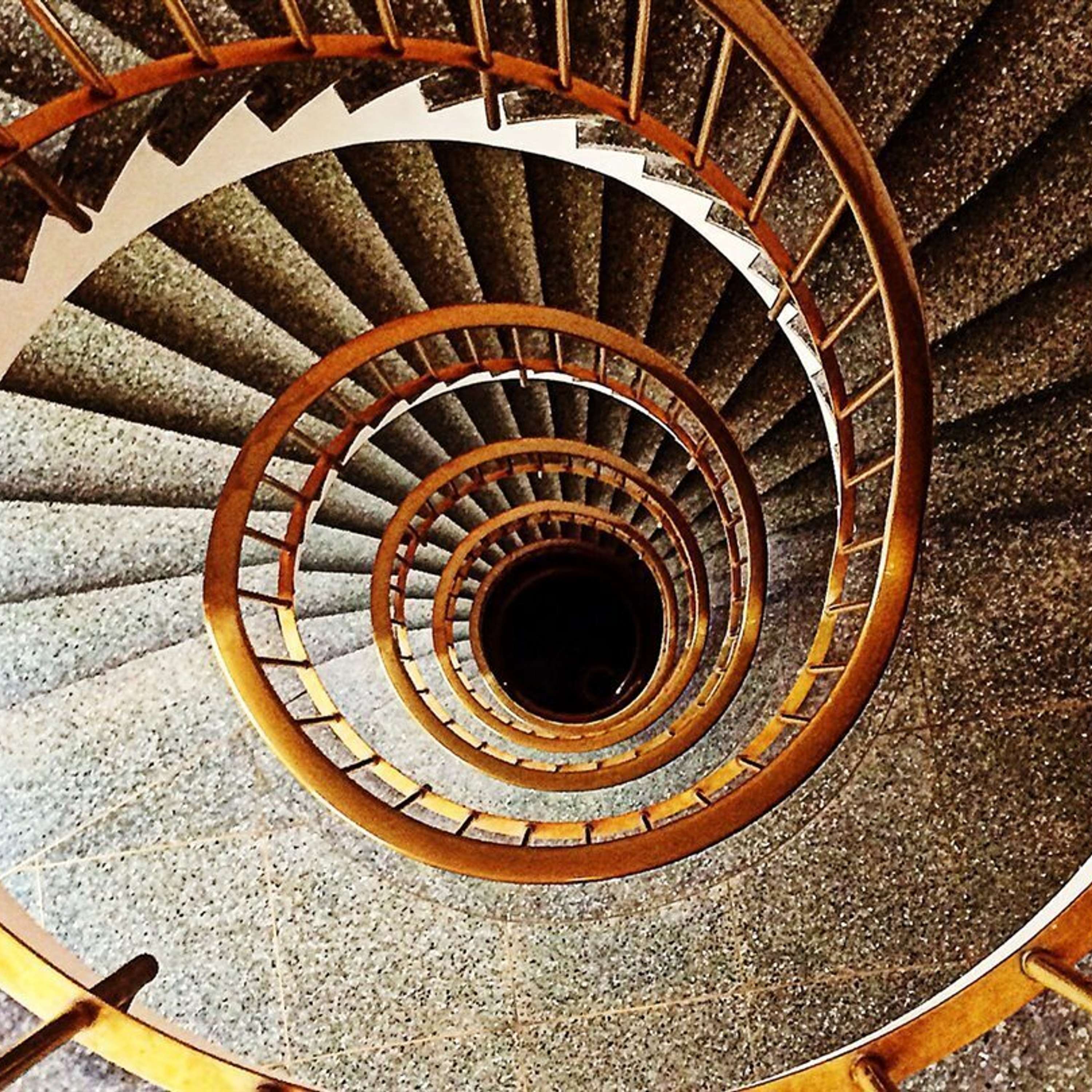 Ámbitos de la vida cotidiana (III): Todas las escaleras del mundo