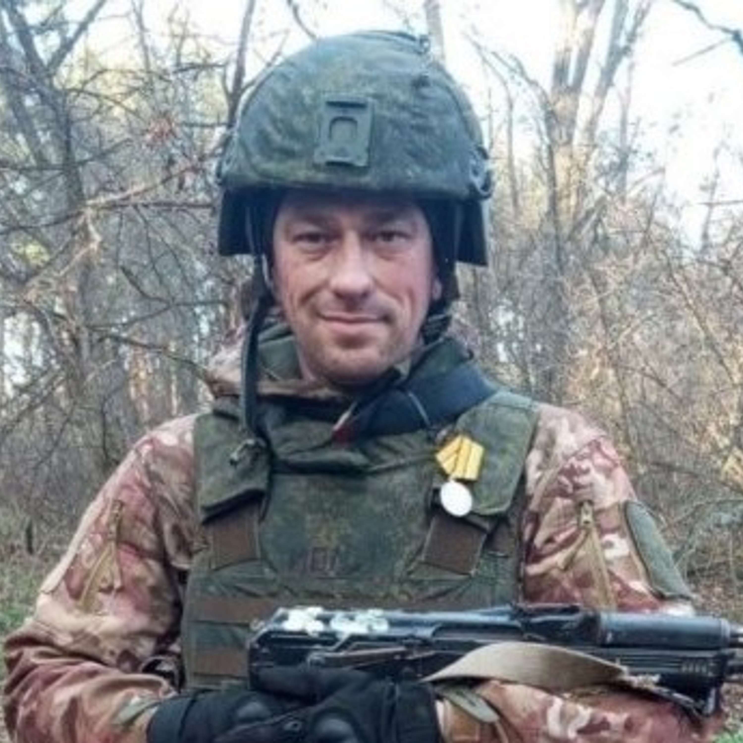 Солдата из Карелии сфотографировали с чужой медалью для статьи в правительственном издании