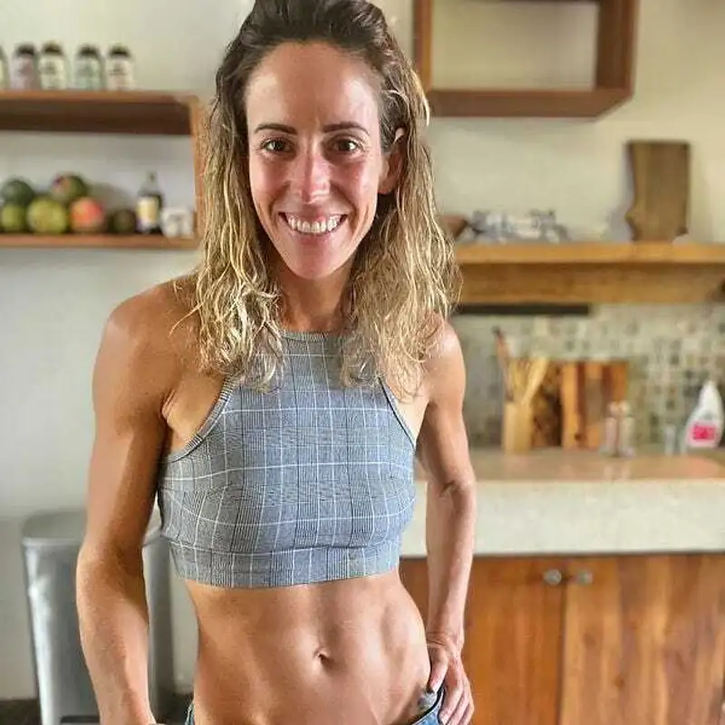 #102: Animal-Based Bae (@animalbasedbae2.0) - Empowering Women through Nutrition & Better Health