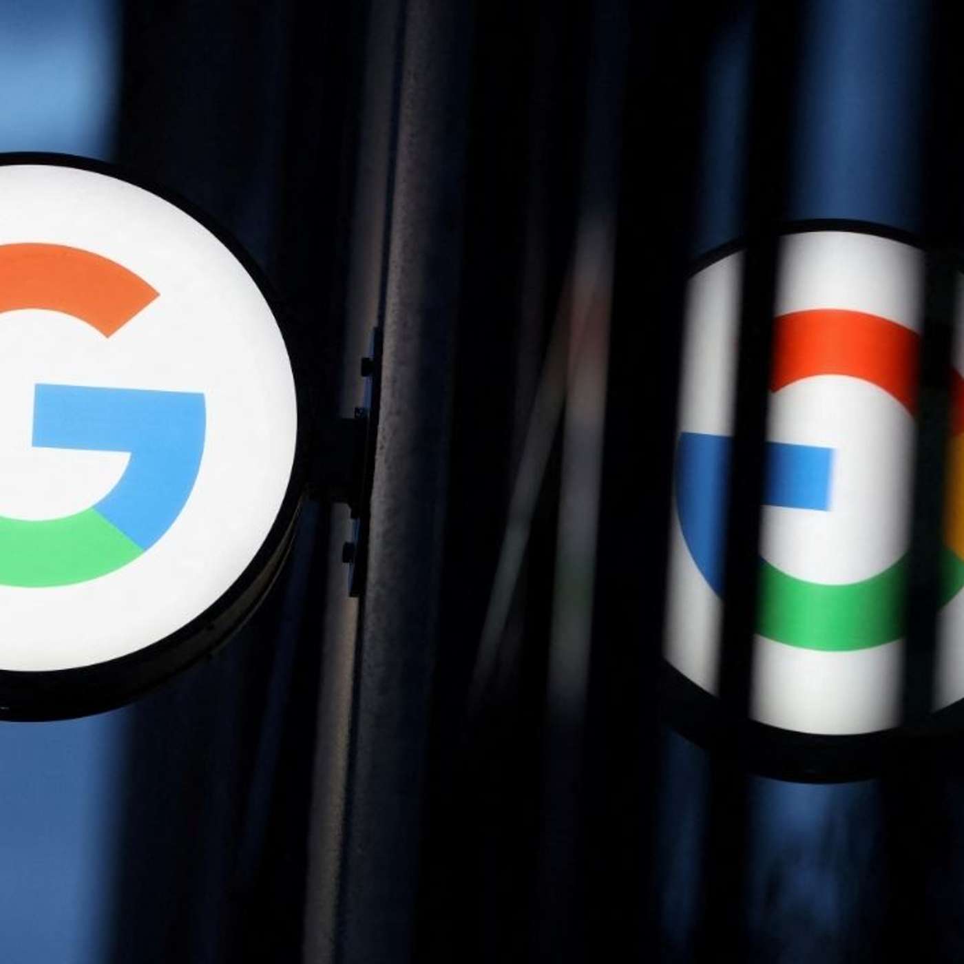 US Judge Rules Against Google Ads, TikTok Creator Sues Roblox, Google Launches Gemini AI Features, SpaceX Palantir Anduril Compete for Defense Project, and more...