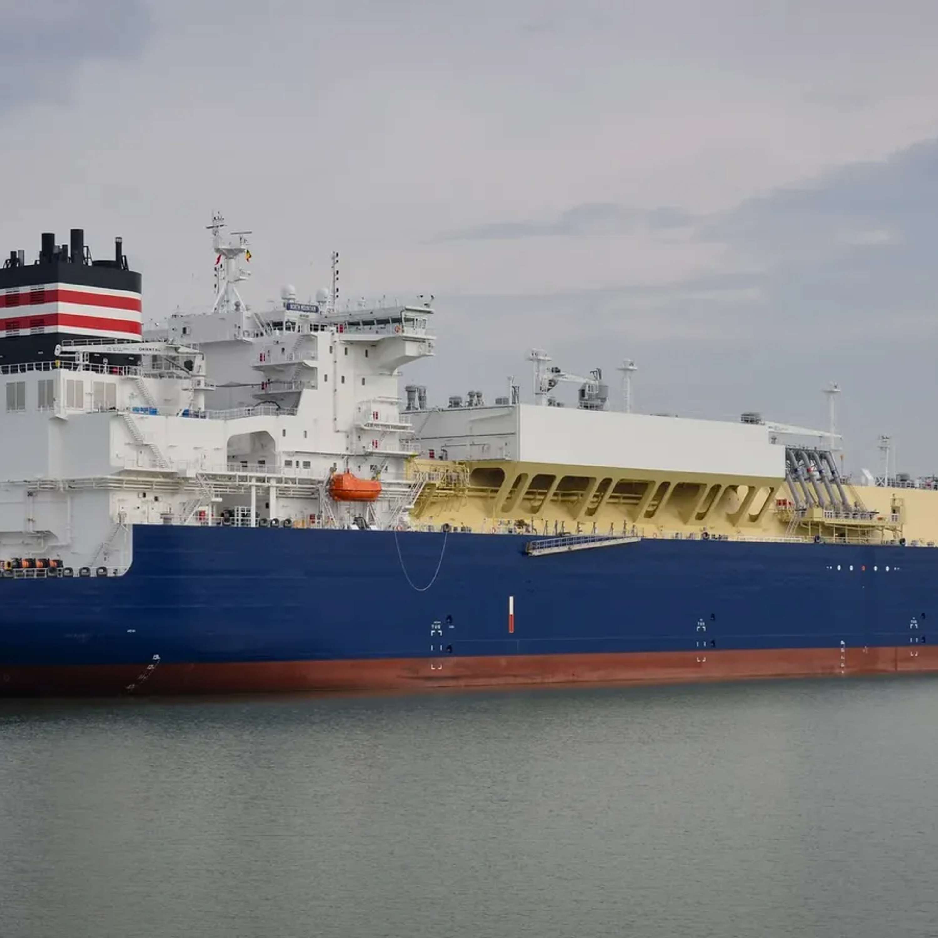 Россия создаёт теневой флот газовозов?