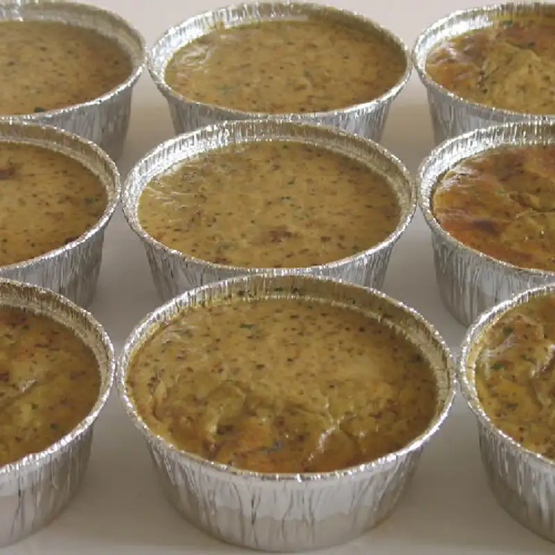 Le retour de notre chronique gastronomique avec Henry! Cette semaine, la recette des gâteaux de foie sauce tomate financière