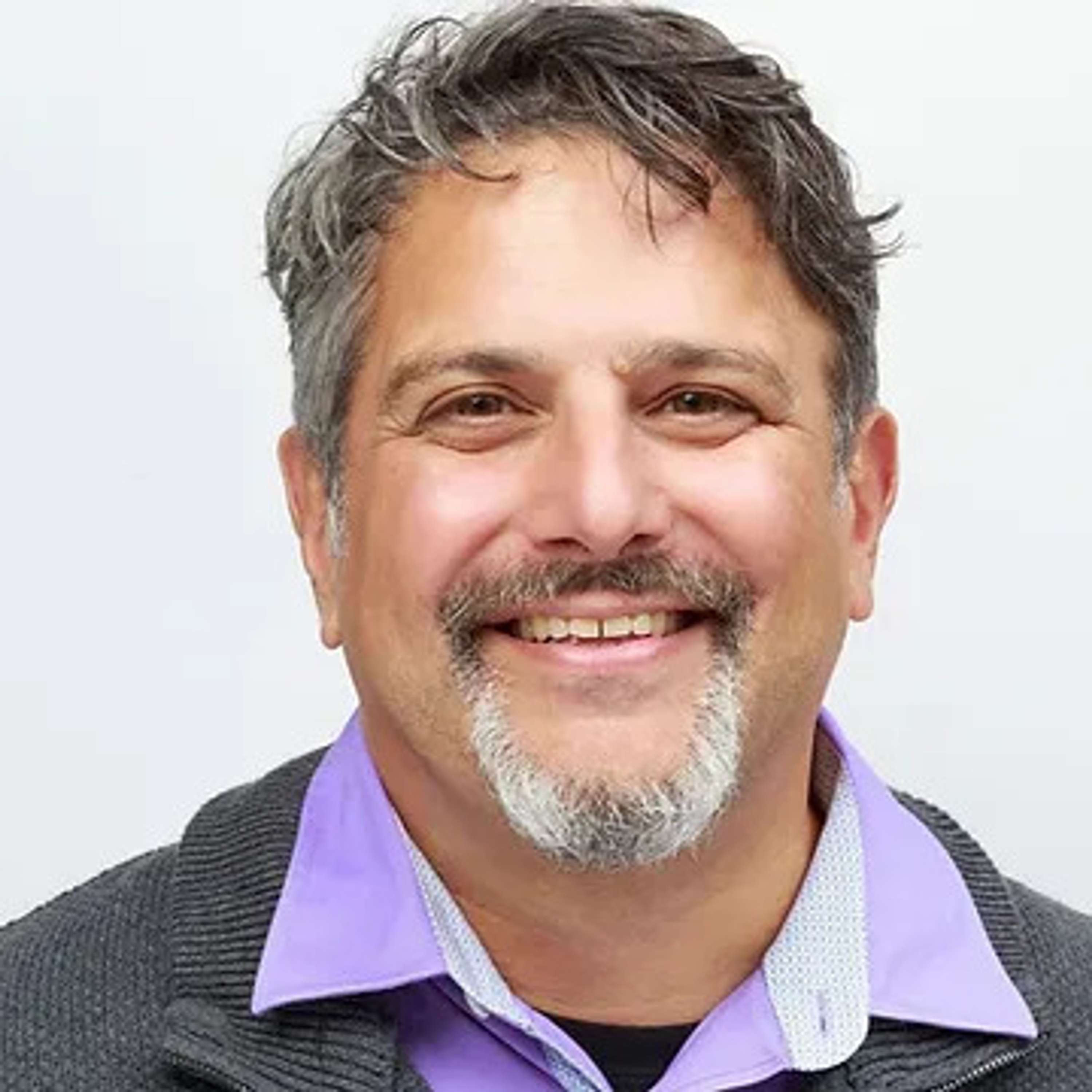 Julio Ricardo Varela: Leading Latino Journalism & Media