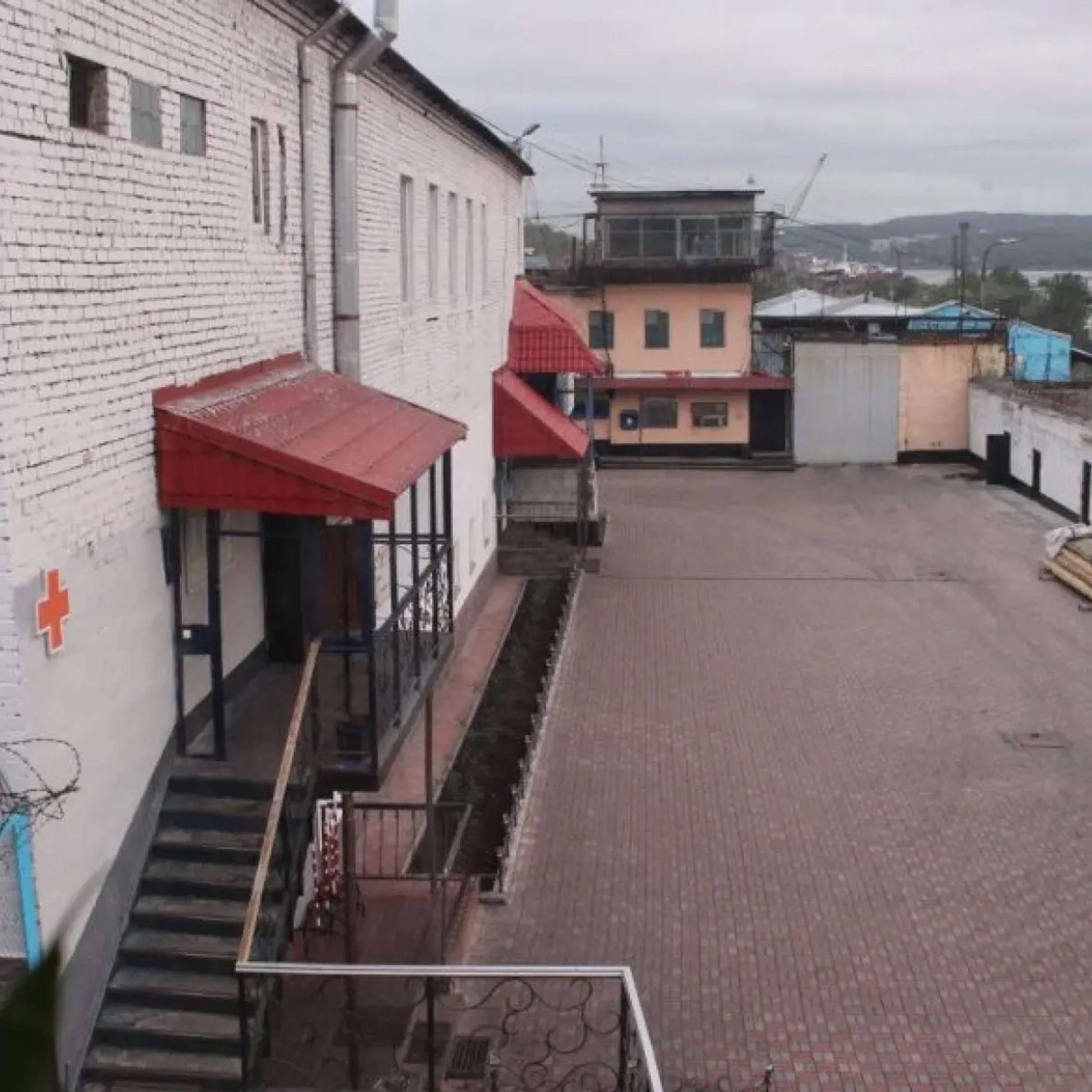 Мурманскому сотруднику ФСИН грозит заключение за финансирование «нежелательной организации»