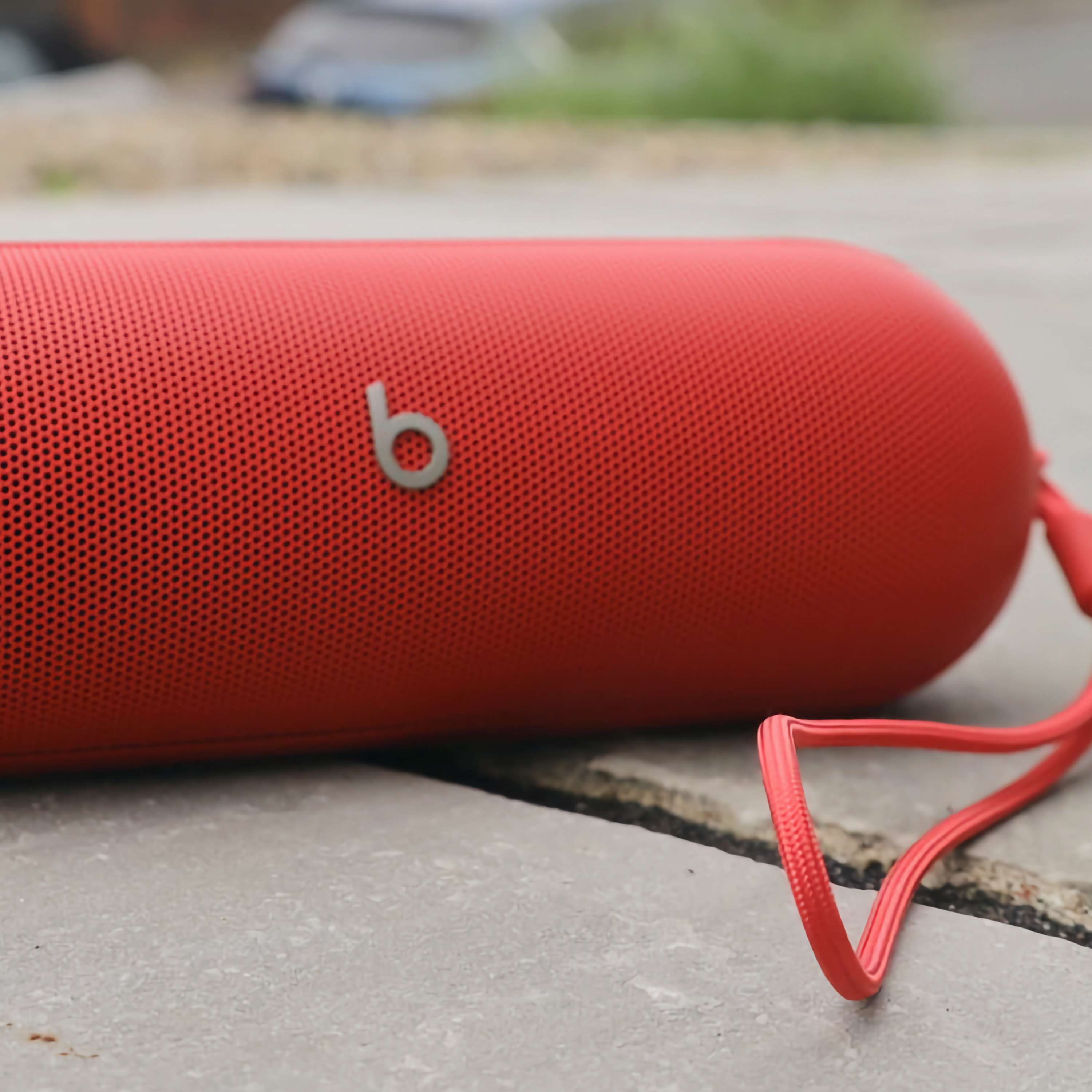 cover of episode Beats Pill, Final Cut Camera and even beta RCS are out now on the AppleInsider Podcast