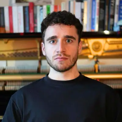 Aaron Ferrucci 