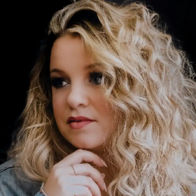MUSIQUE - Gabrielle Goulet signe son grand retour avec Cliché Heartache et se confie sur ses projets