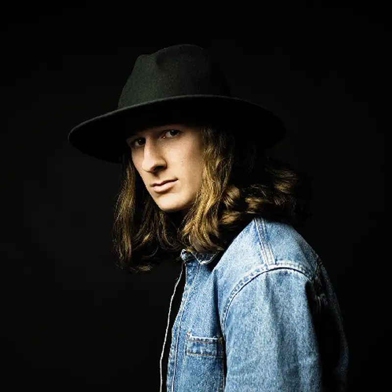 MUSIQUE – Félix Lemelin : de La Voix à Seul à la Fin son premier album, le chanteur se livre dans une interview exclusive
