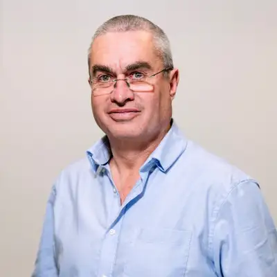 Dr David Lewis