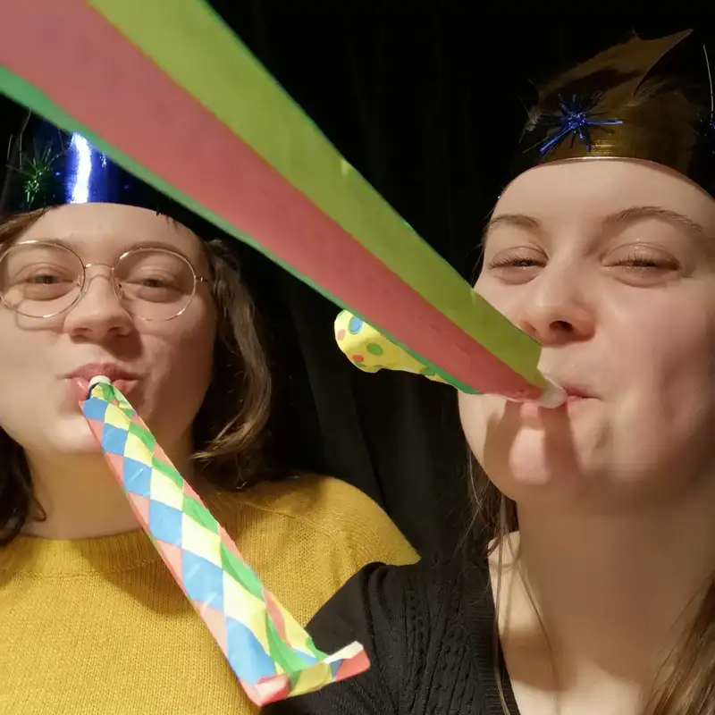 Fredag 01.02 - Vi Feirer Bursdag!