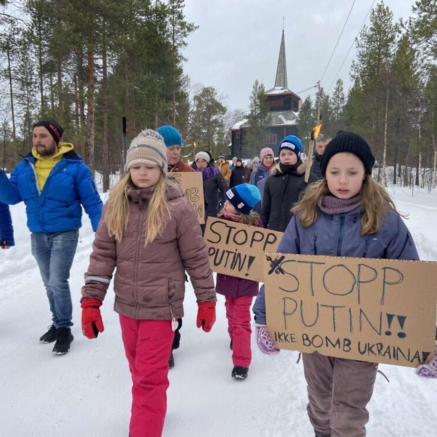 Единый призыв к миру на замерзшей границе с Россией
