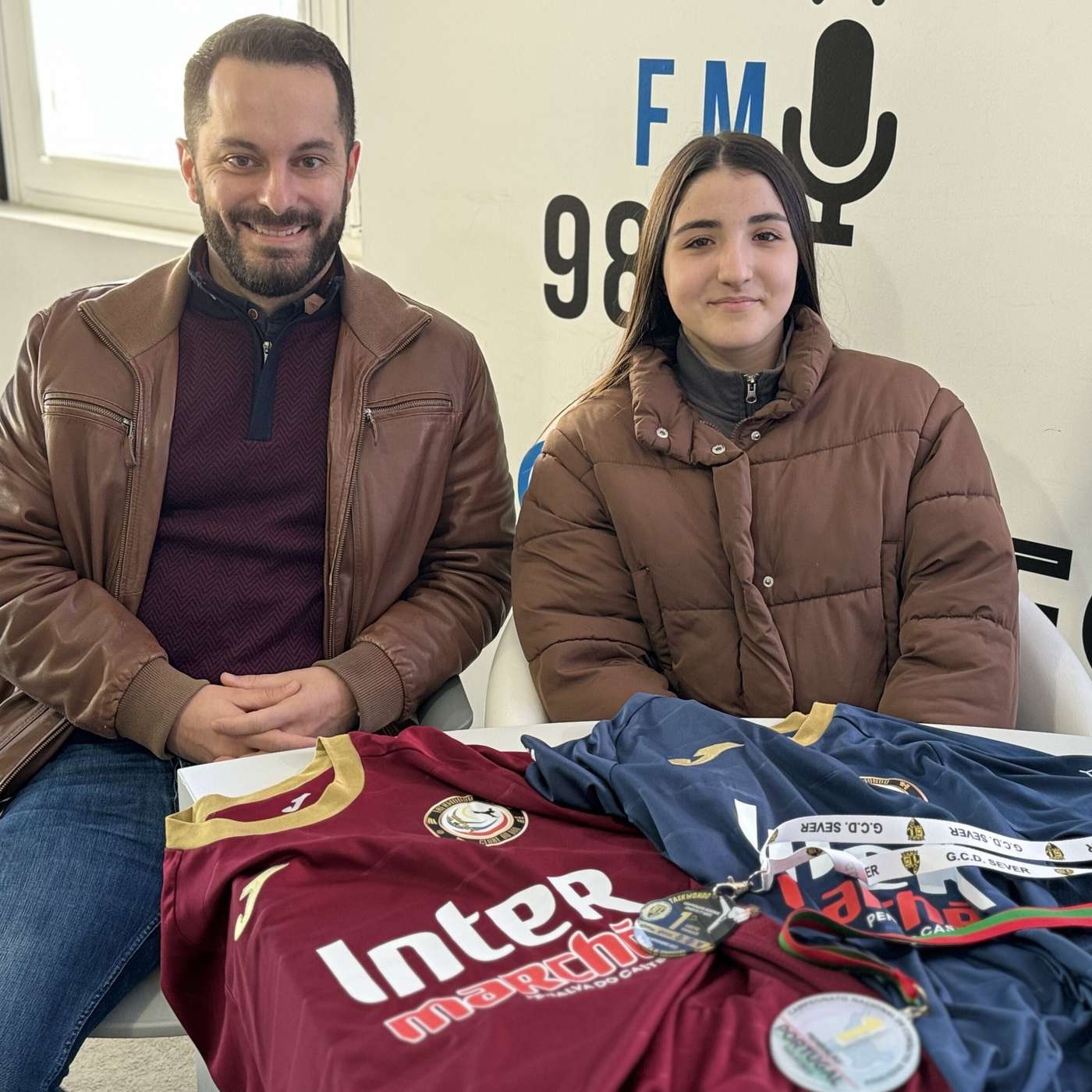 Entrevista com Lara Pessoa, bicampeã nacional de taekwondo e o mestre da atleta, António Lucas