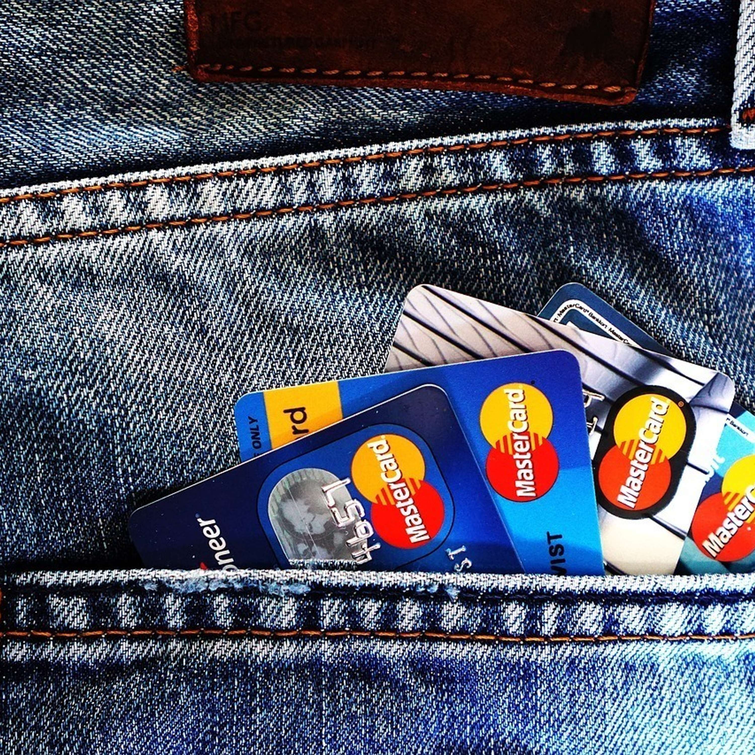 911 Credit Builder Podcast Show with Gene and Laura Davis
