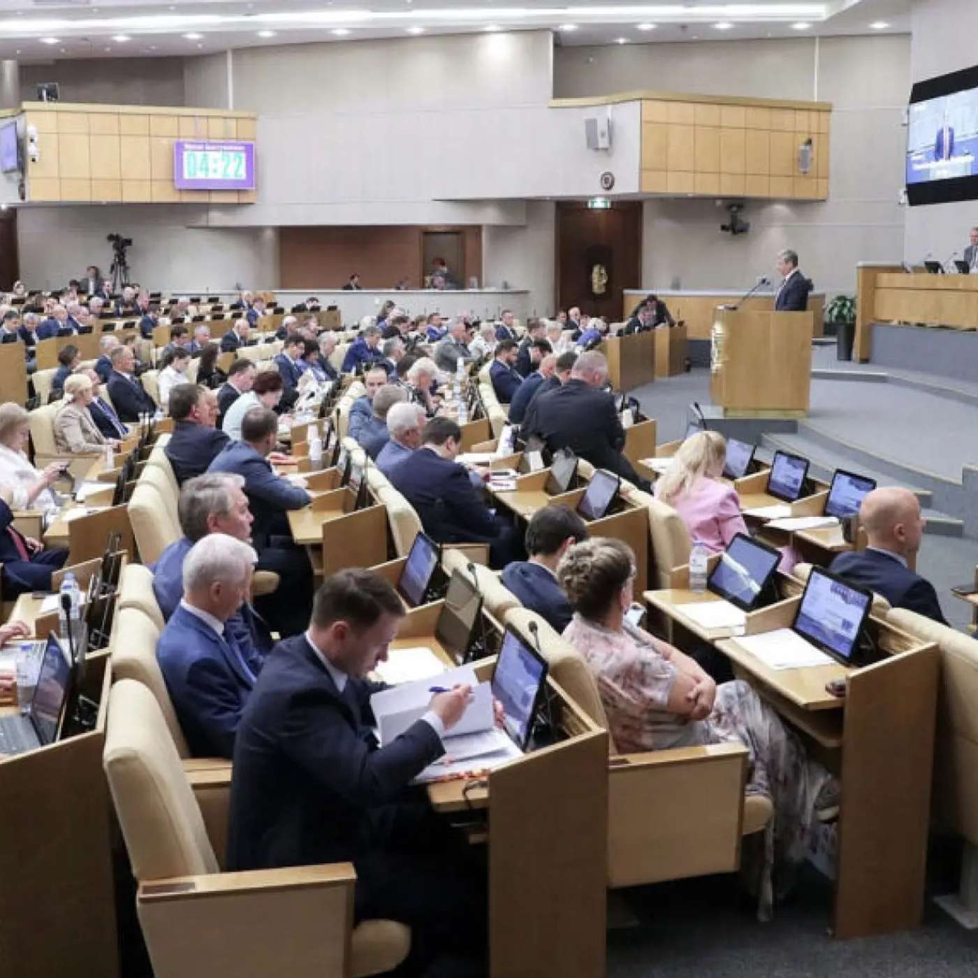 С заботой о детях: чем опасен новый закон о «травле»