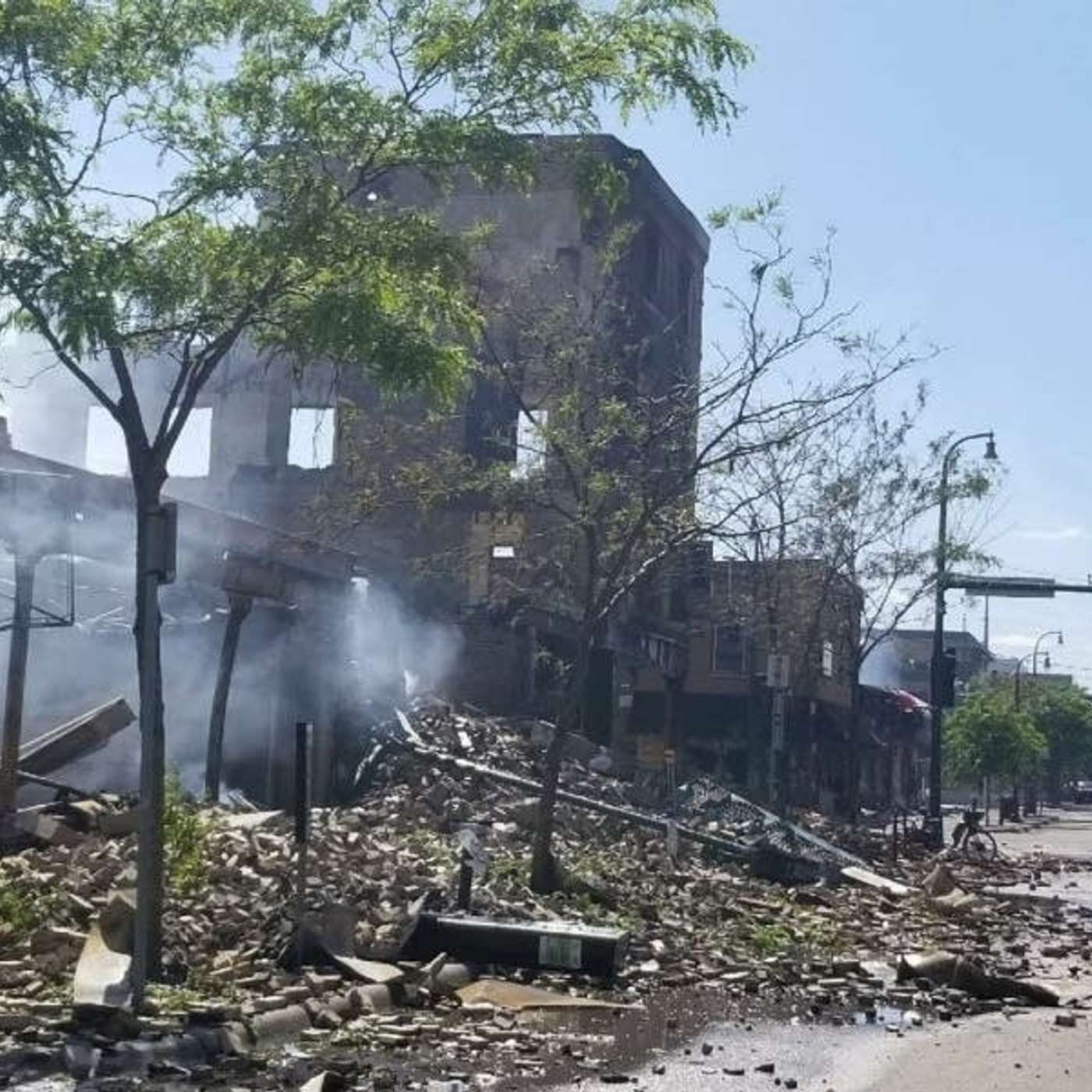 La Calle Lake: The Impact of George Floyd's Murder on Lake Street's Latino Community