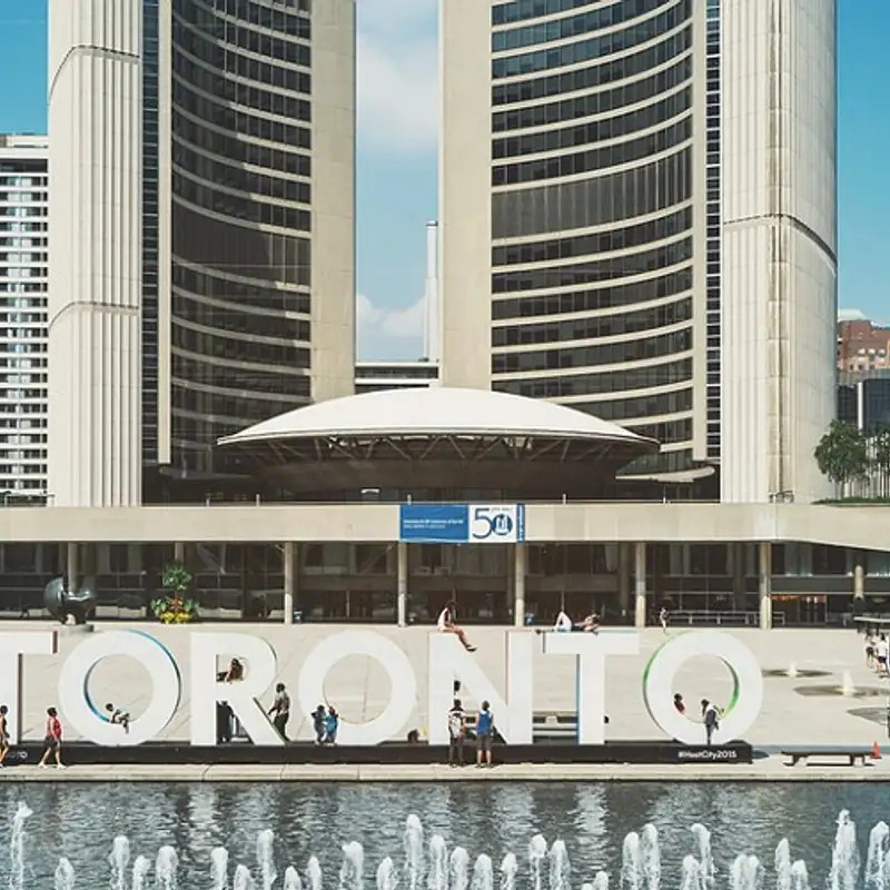 FINANCES - La ville de Toronto devra boucher un déficit de 857 millions $
