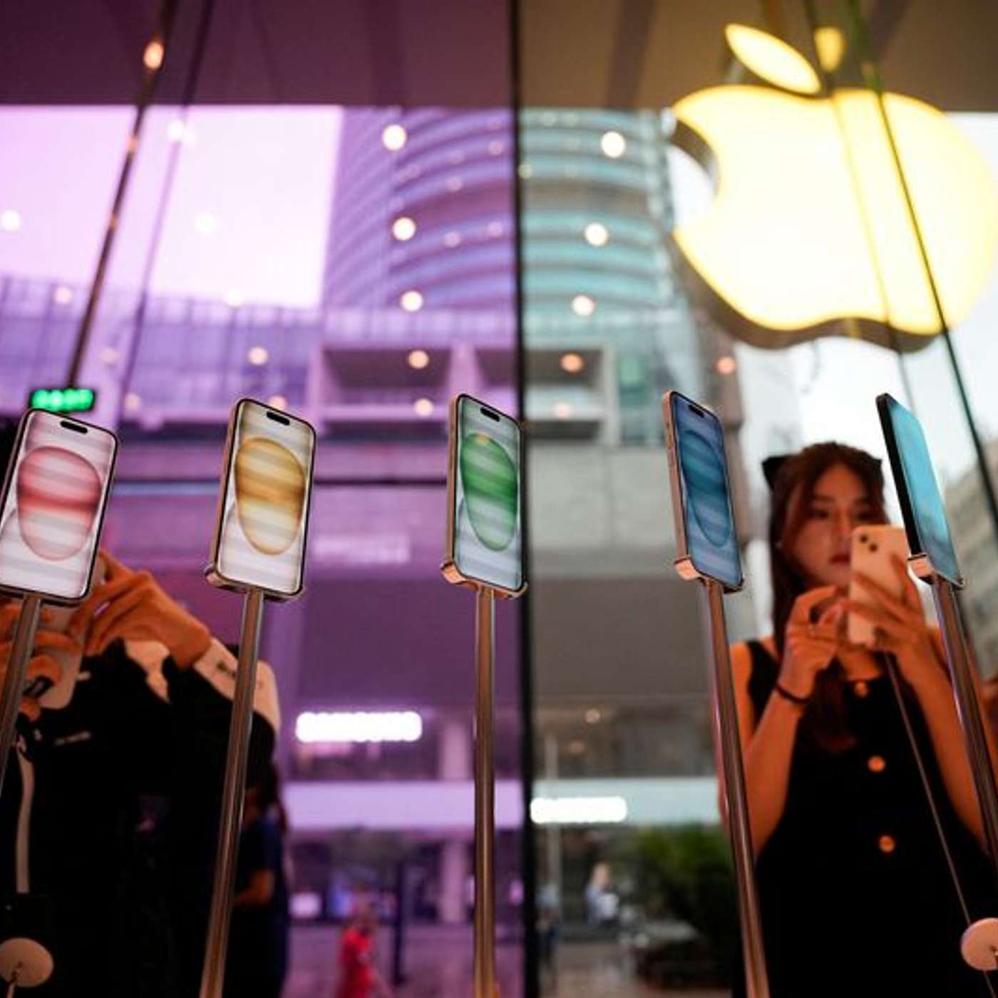 Apple Eyes Earnings Beat, Newspapers Sue Microsoft and OpenAI, Apple Unveils iPhone 16, Samsung Profits Soar 10-Fold, and more...