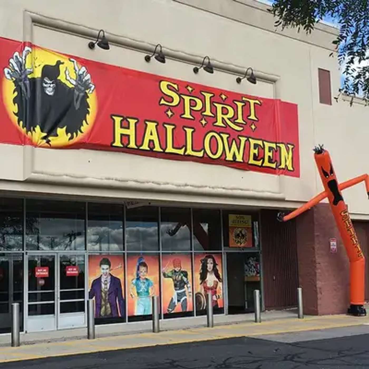 Scary good: Spirit Halloween's successful business model takes aim at Christmas (ENCORE EPISODE) Scary good: Spirit Halloween's successful business model takes aim at Christmas (ENCORE EPISODE)