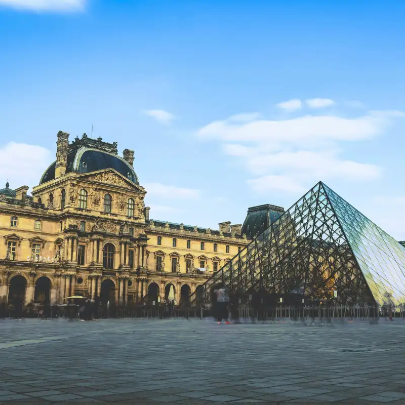 ARTS - Retour sur cet incroyable vol de bijoux au musée du Louvre