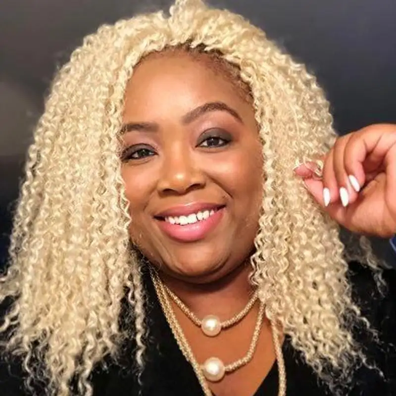 Ep. 356 w/ Maleeka Hollaway helps individuals & Companies w/ brand influence, awareness & engagement