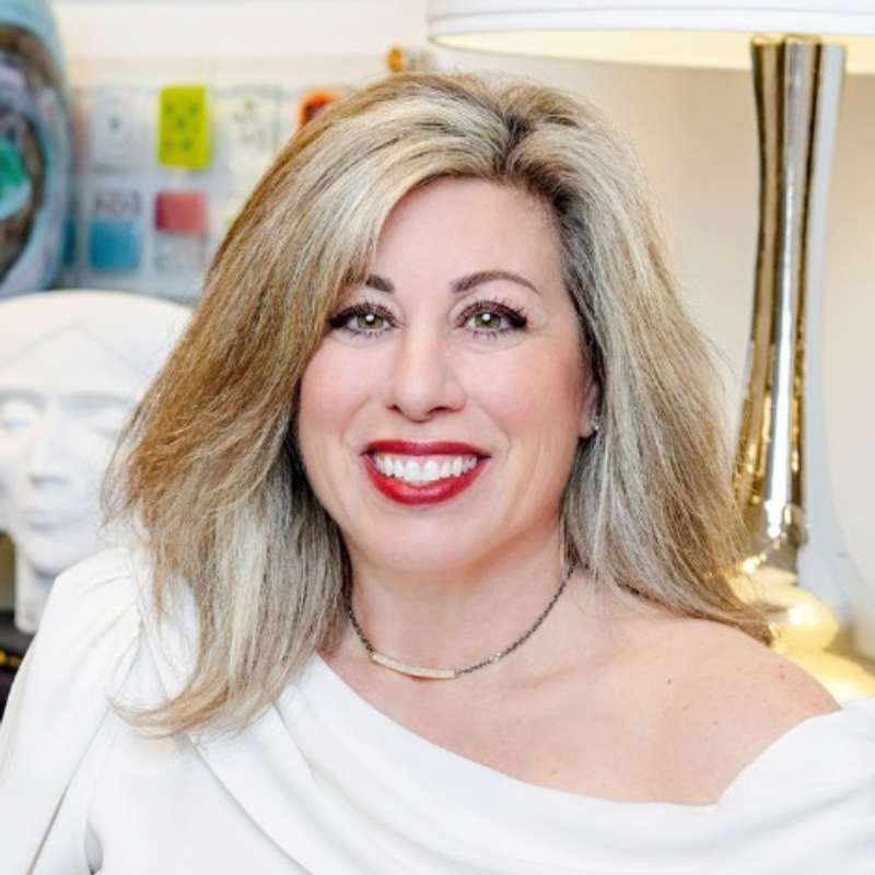 Nicole Arnold