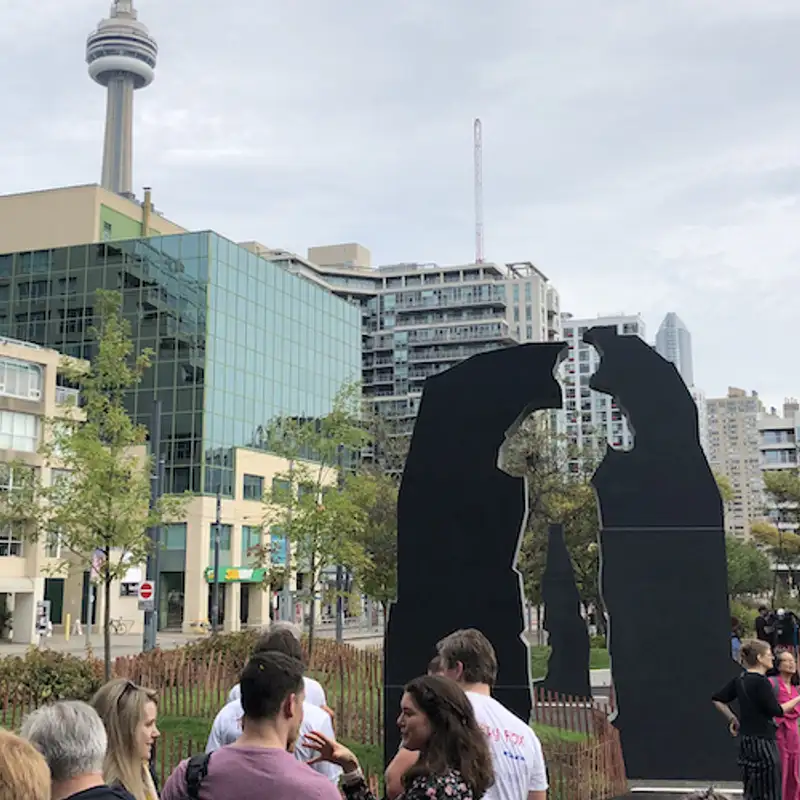 REPORTAGE - Hommage à Terry Fox sur Toronto Waterfront avec une œuvre d'art publique