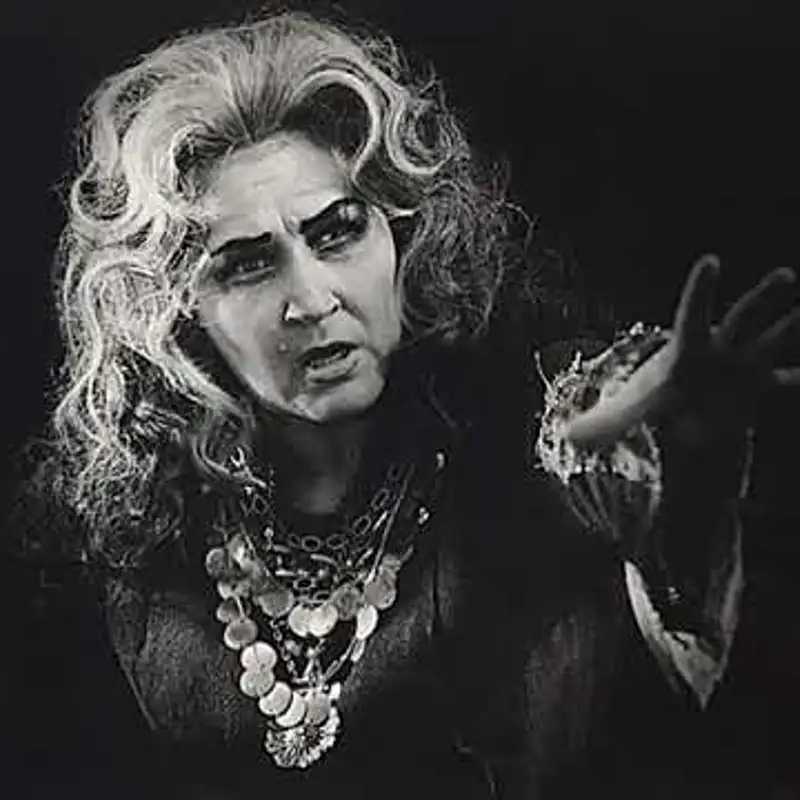 L'Aria che Tira…pillole di lirica -  Condotta ell'era in ceppi  - (Il Trovatore) - Irina Arkhipova