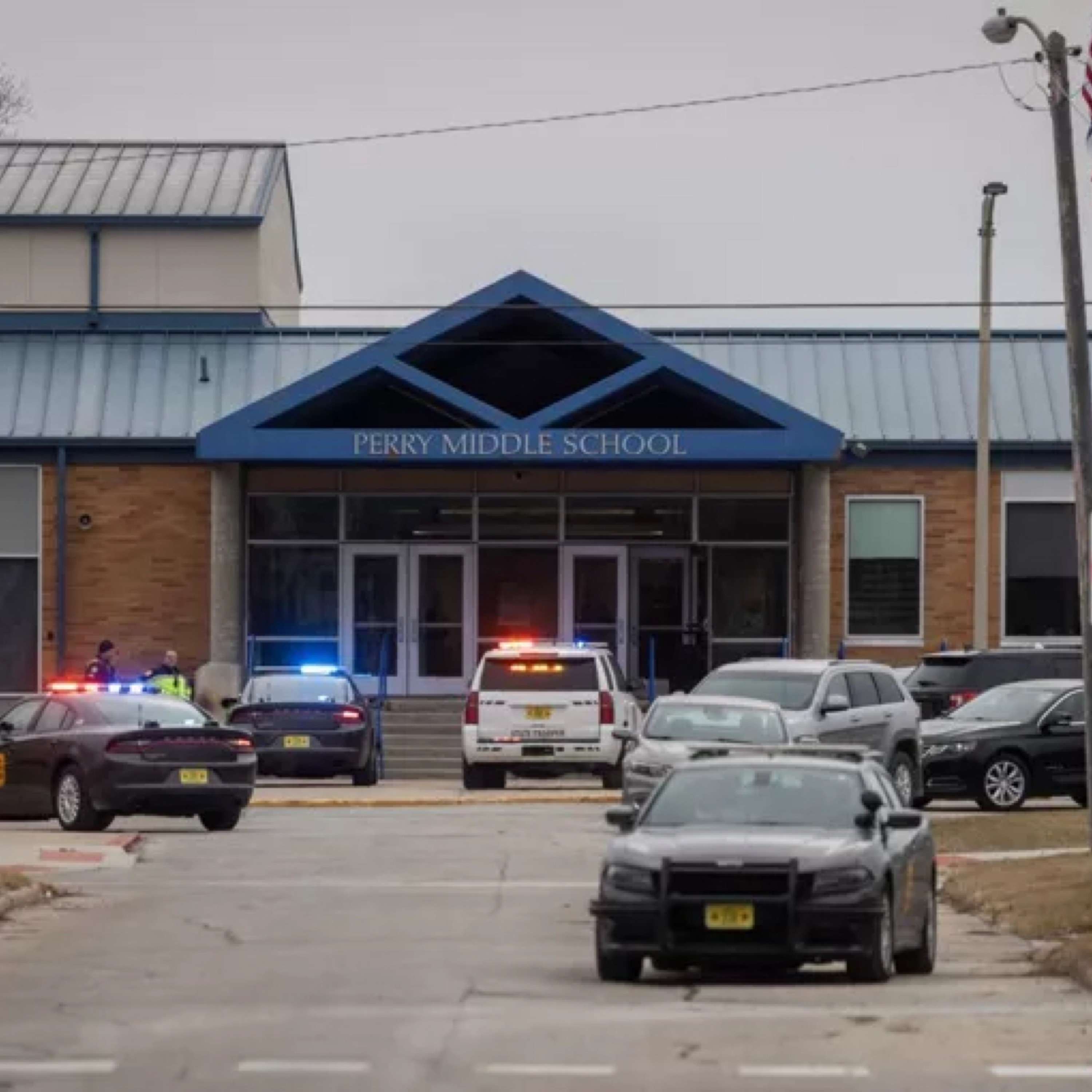 Principal Dies After Heroic Act in School Shooting,  AI Use Higher Among Christians, $13 Billion 'Dark Money' Funneled into Ivy League