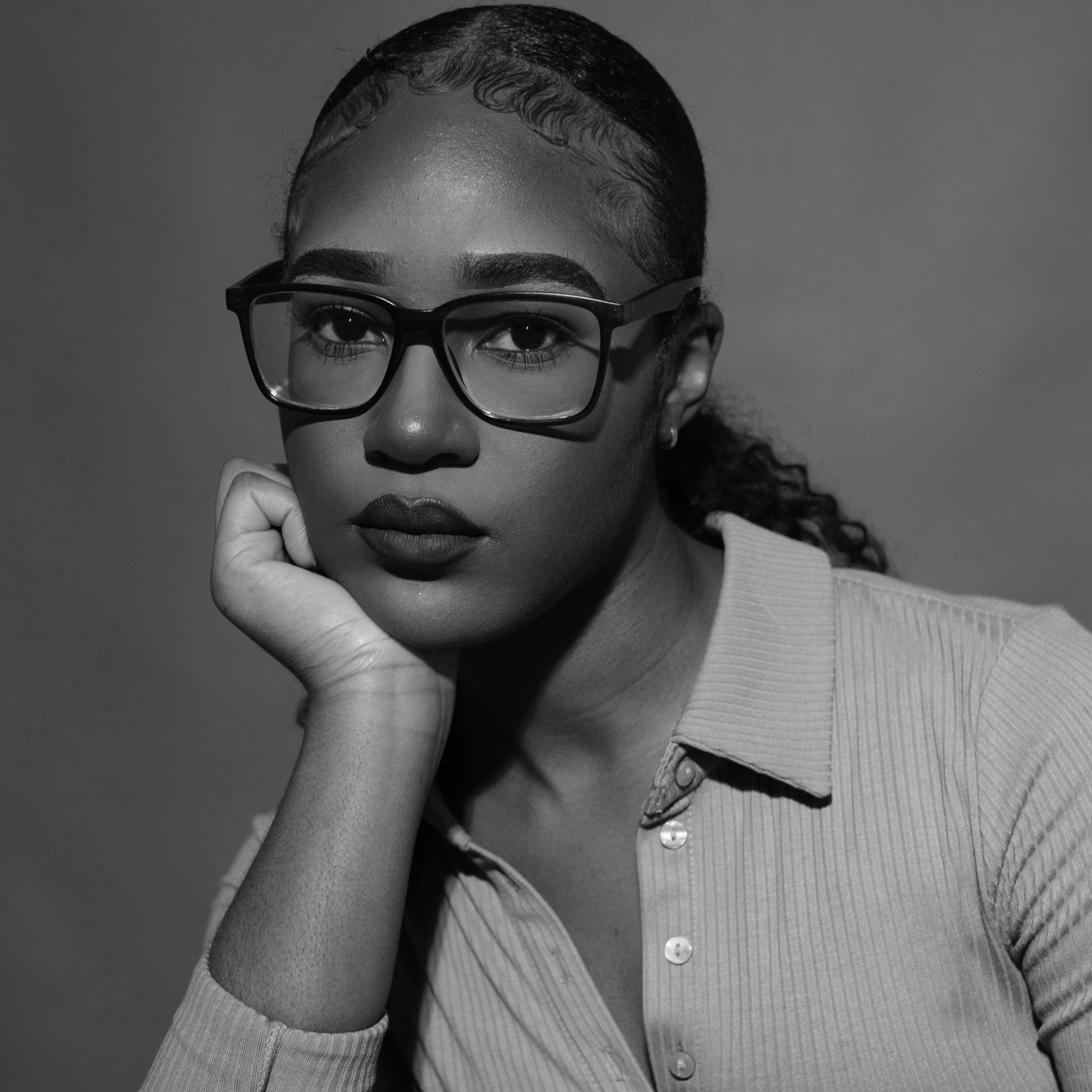 #29 – How to Bring Portraits to Life on Canvas | Monica Ikegwu