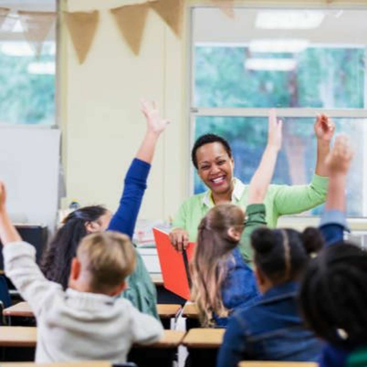 QUESTION OF THE WEEK | SHOULD STUDENTS GRADE THEIR TEACHERS?