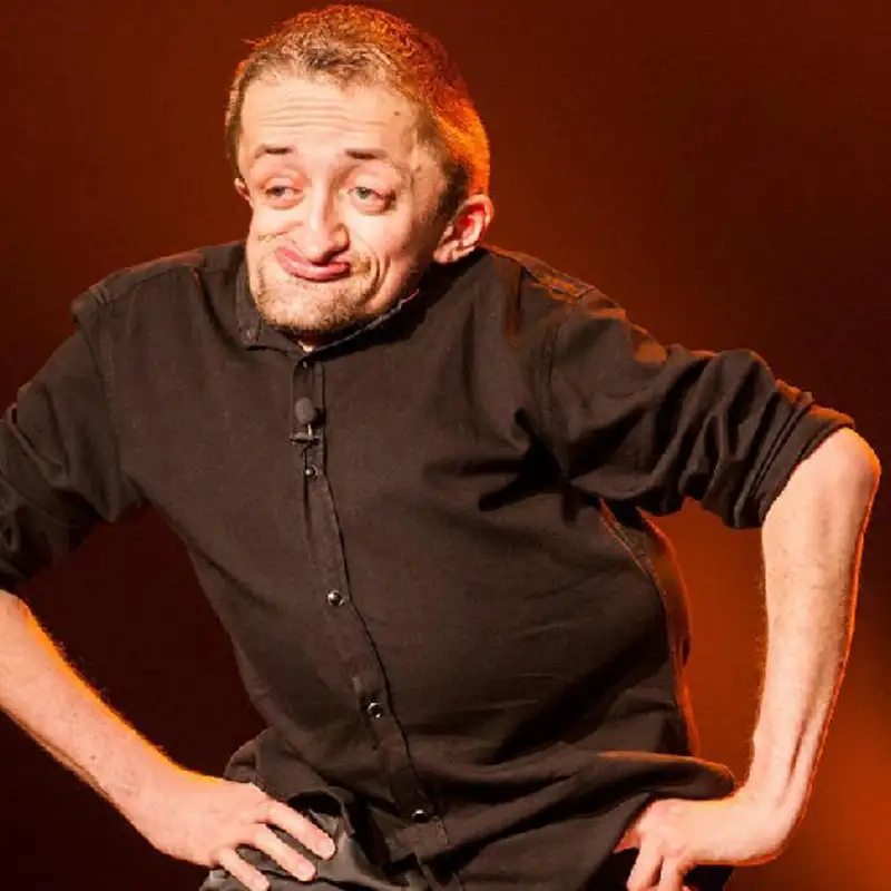 HUMOUR - Sur scène comme à la ville, se connaître soit-même pour séduire les autres