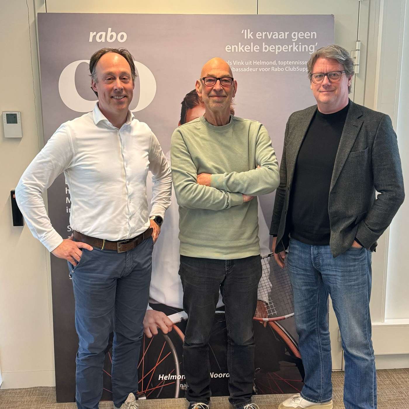 Rabobank (Chris Kersbergen) keert terug in het wielrennen samen met Visma | Lease a Bike, maar kondigt ook partnerships aan met TeamNL en MOJO. DHL (Paul van den Acker) over hun succesvolle samenwerking met de Oranjevrouwen van KNVB, KNHB, NEVOBO en NHV