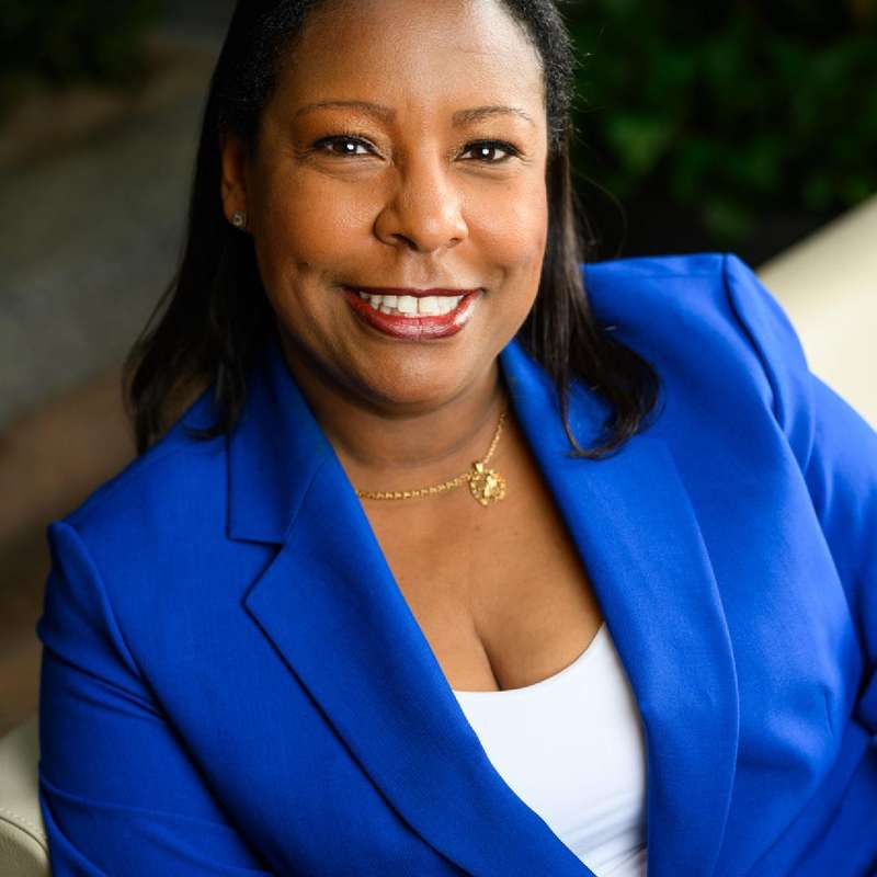 Dr. Martine Canal