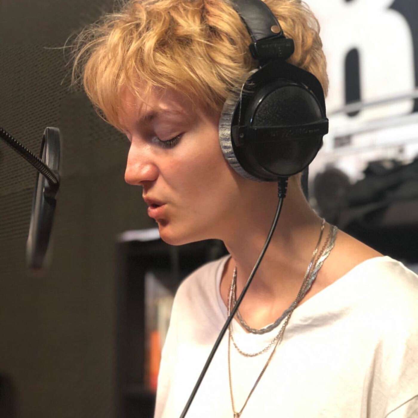 Le Groupe Miroir - Un an ! L'émission dans le studio de Radio Grenouille Le Groupe Miroir - Un an ! L'émission dans le studio de Radio Grenouille